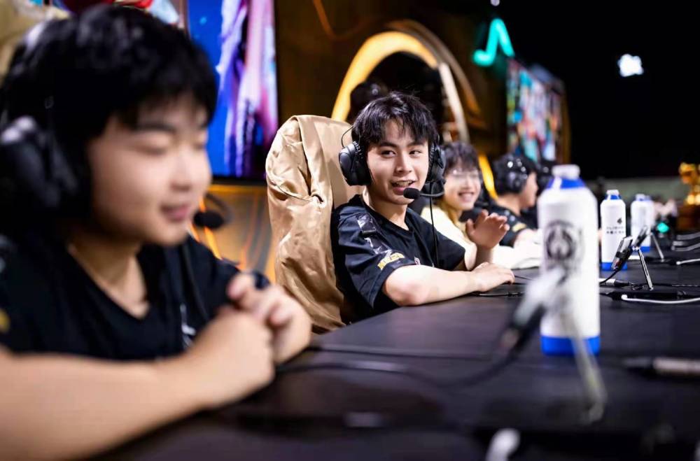 电竞比分OD锐评伦敦公开赛：Spirit变阵影响体系，G2实力有待观察