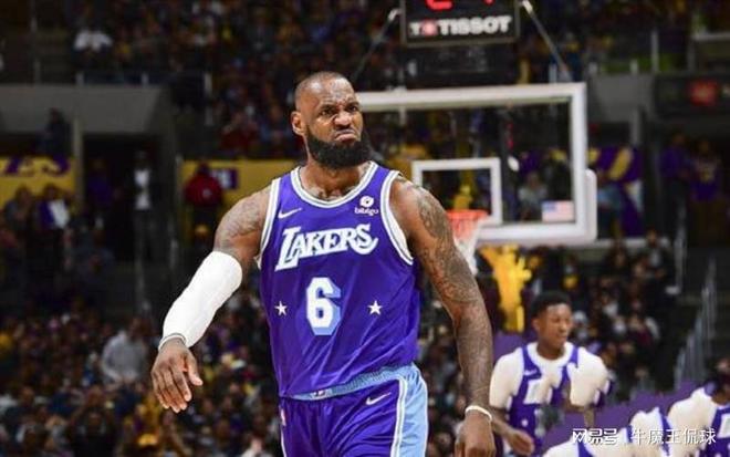 107-91！詹姆斯缺阵，东契奇空砍38+10+10，马刺终结湖人3连胜