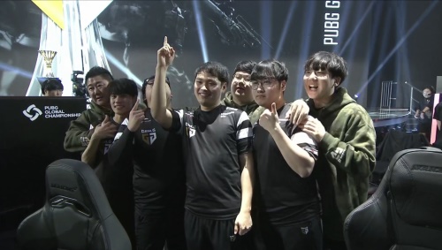 朱开：Uzi的加入对所有的年轻选手有一种激励和榜样的作用